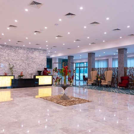 Palms By Eagles Airport City, Formerly Holiday Inn Accra Exterior photo