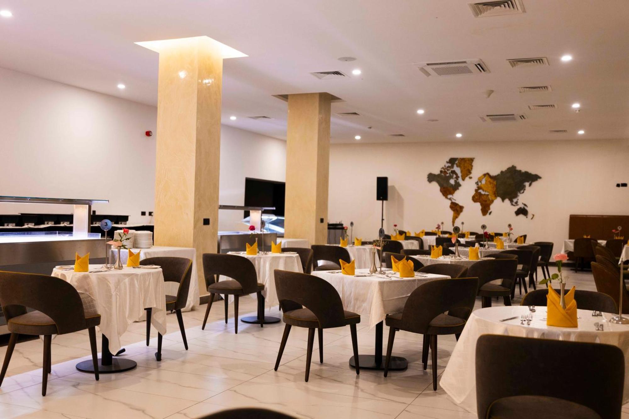Palms By Eagles Airport City, Formerly Holiday Inn Accra Exterior photo